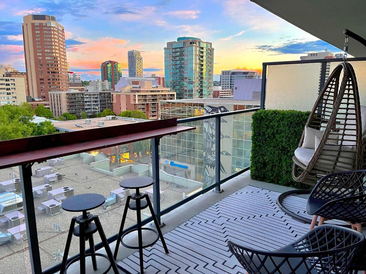 Luxury Dt, 2 Bedroom Deal, Private Balcony, Full Kitchen, Gym - Free Parking YYC Exteriér fotografie