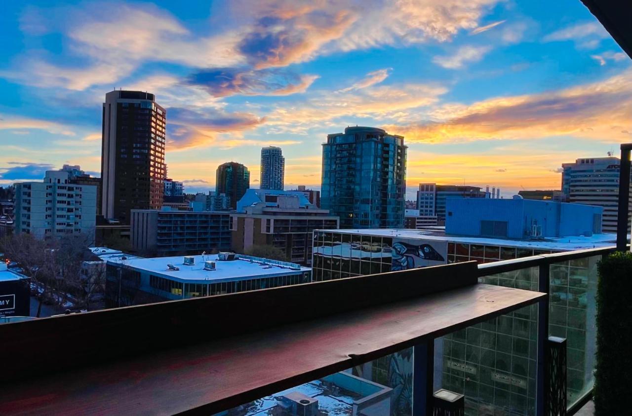 Luxury Dt, 2 Bedroom Deal, Private Balcony, Full Kitchen, Gym - Free Parking YYC Exteriér fotografie