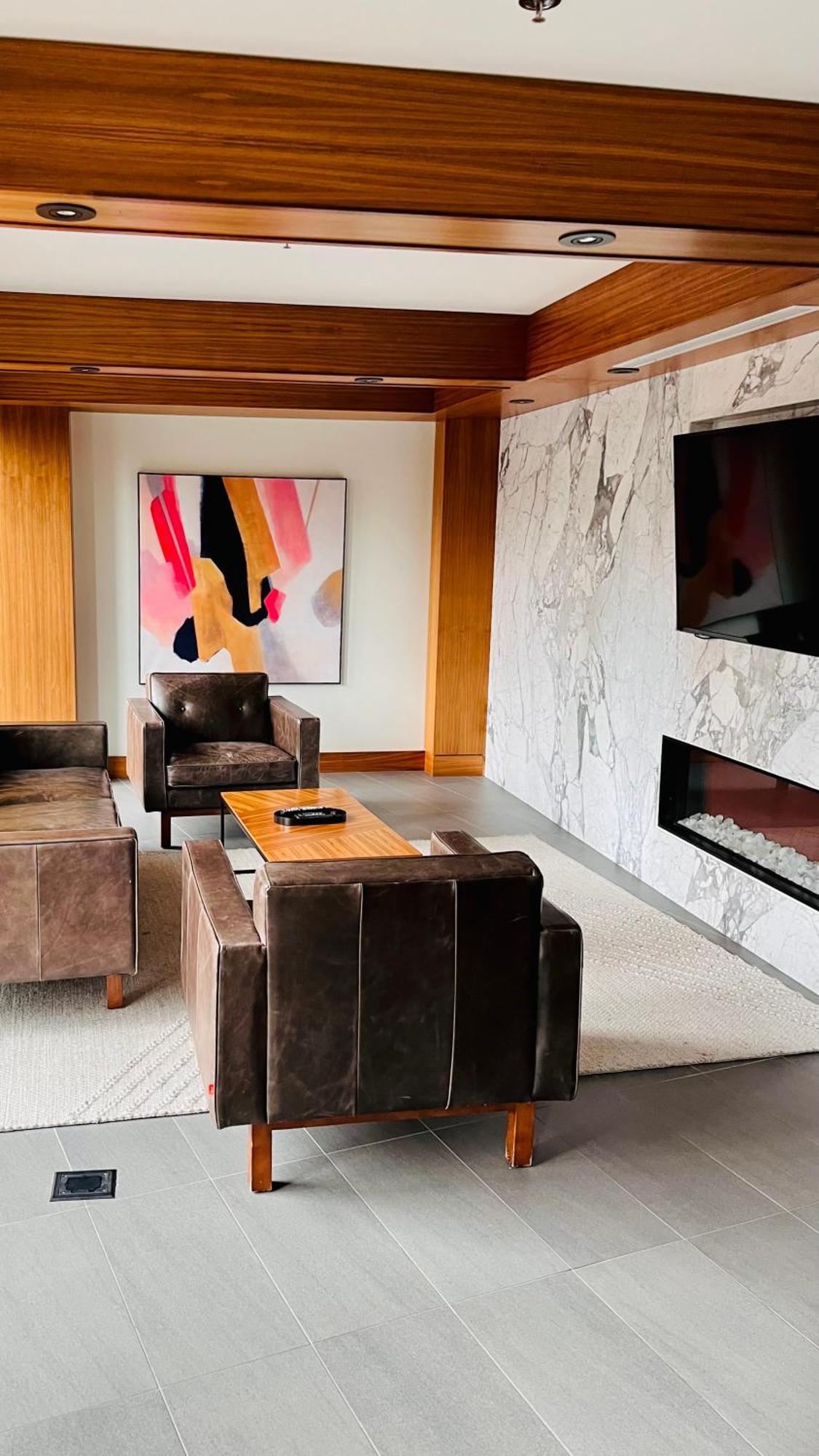 Luxury Dt, 2 Bedroom Deal, Private Balcony, Full Kitchen, Gym - Free Parking YYC Exteriér fotografie